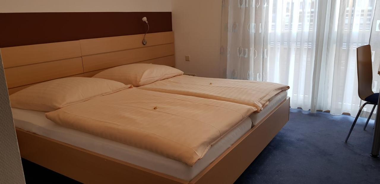 Hotel Habana Аален Екстериор снимка