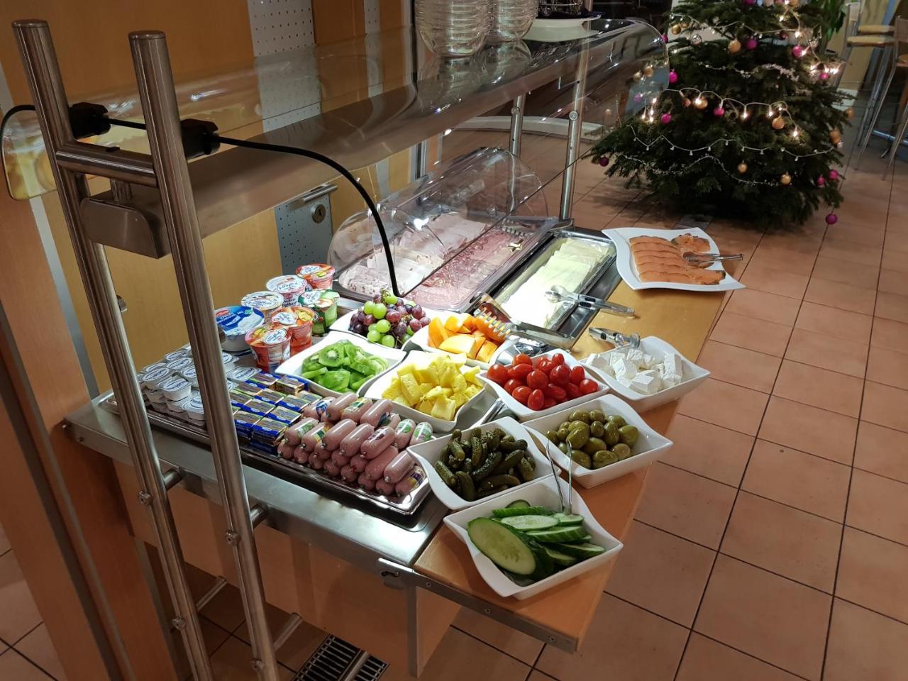 Hotel Habana Аален Екстериор снимка